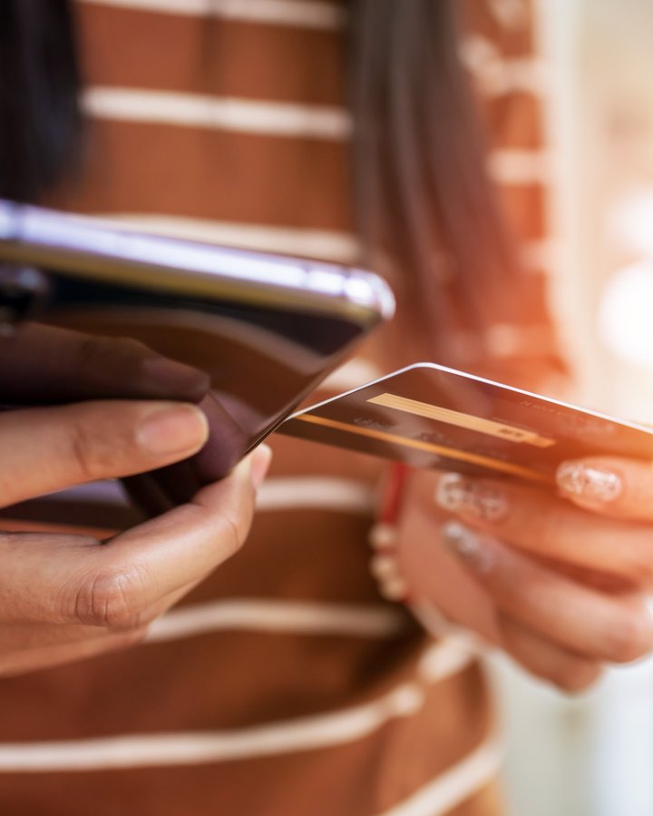 Consumidor en teléfono