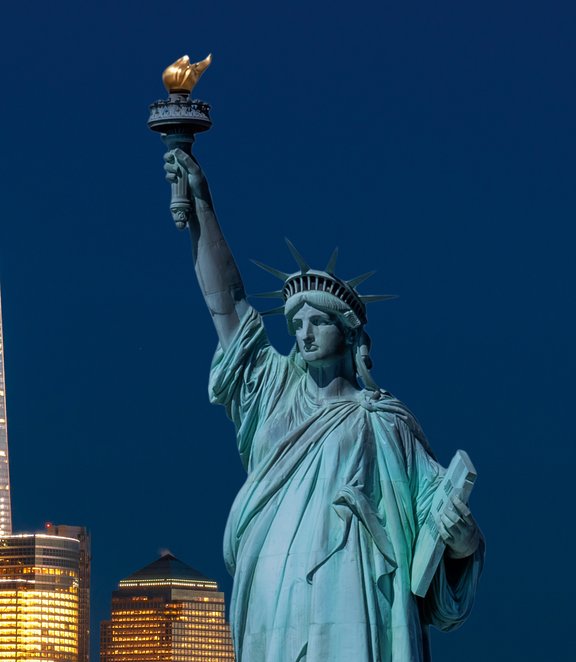 New York_Statue of Liberty Night time