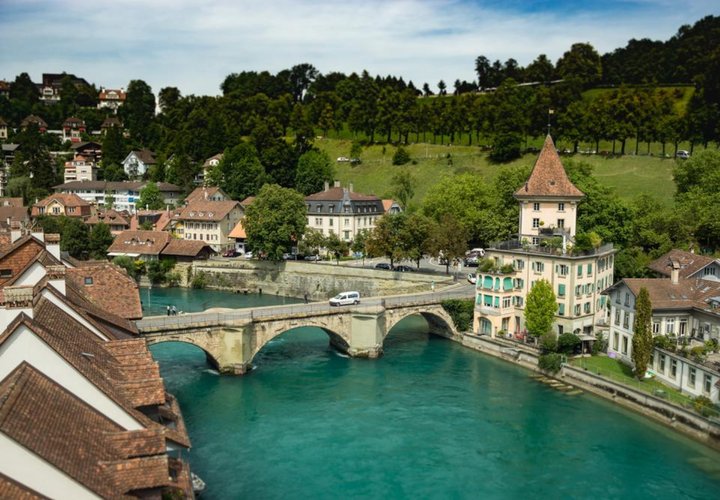 Switzerland 1400 x 1000